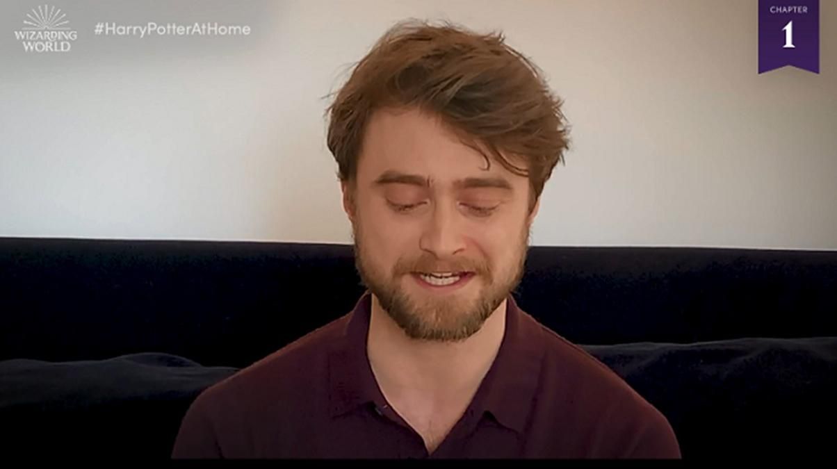 Деніел Редкліфф прочитав уривок книги про Гаррі Поттера: відео Деніел Редкліфф прочитав уривок книги про Гаррі Поттера: відео