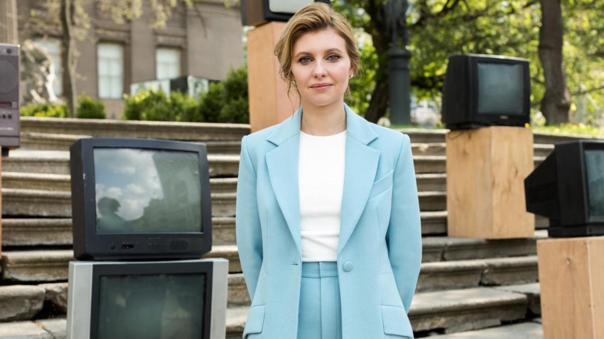 Первая леди Елена Зеленская начала с украинцами "разговор о барьерах": видео