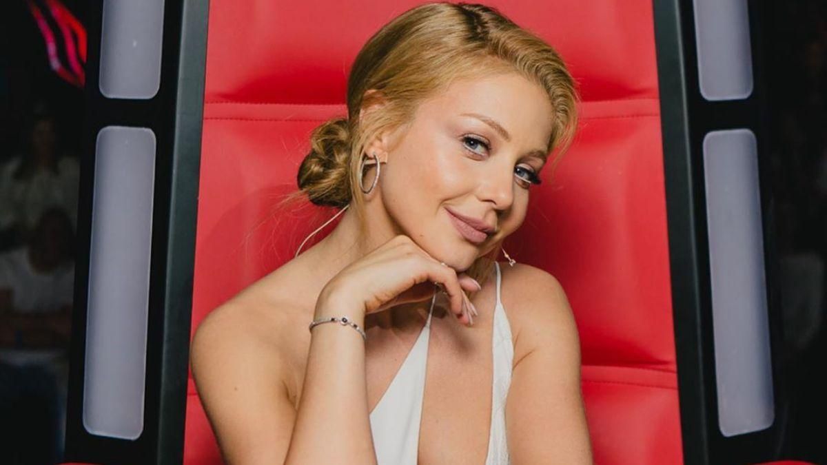 Тина Кароль показала большое дерево в форме сердца, которое растет в ее саду: удивительное фото Тина Кароль показала большое дерево в форме сердца, которое растет в ее саду: удивительное фото