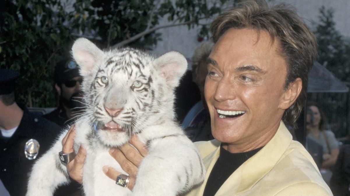 Від коронавірусу помер Рой Хорн – учасник дуету ілюзіоністів "Зігфрід і Рой" Від коронавірусу помер Рой Хорн – учасник дуету ілюзіоністів "Зігфрід і Рой"