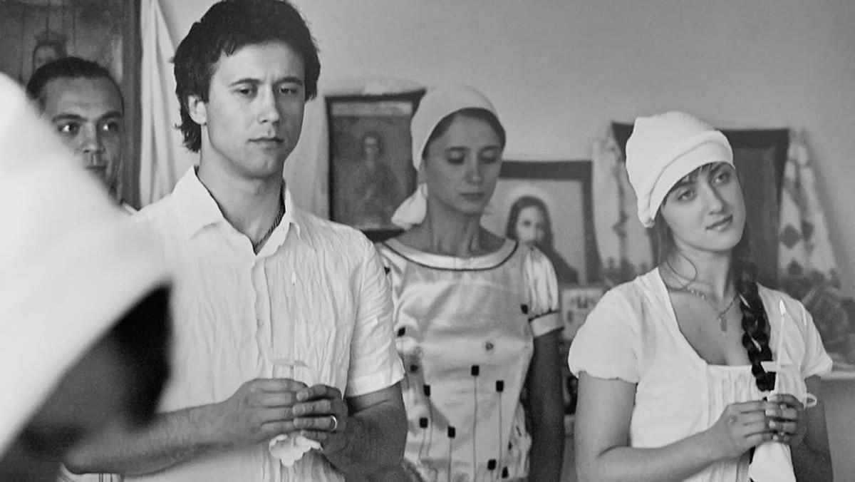 Сергей Бабкин показал архивные фото венчания с женой: впечатляющие кадры Сергей Бабкин показал архивные фото венчания с женой: впечатляющие кадры