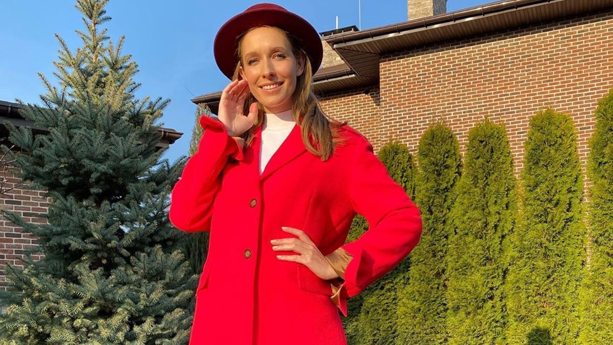 Катя Осадчая устроила семейную прогулку по центру столицы: яркие фото Катя Осадчая устроила семейную прогулку по центру столицы: яркие фото