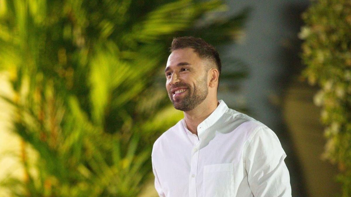 "Холостяк" Максим Михайлюк показав, як виглядають його батьки: сімейні фото "Холостяк" Максим Михайлюк показав, як виглядають його батьки: сімейні фото