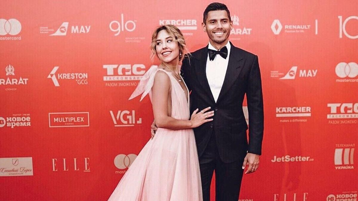 В сети появилось первое видео женитьбы Никиты Добрынина и Даши Квитковой В сети появилось первое видео женитьбы Никиты Добрынина и Даши Квитковой