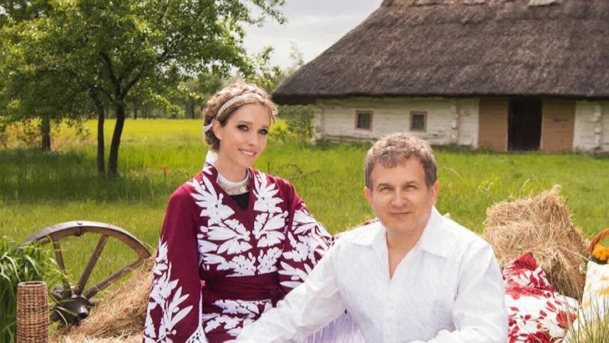 Ко Дню вышиванки: Екатерина Осадчая снялась в волшебной фотосессии с Юрием Горбуновым Ко Дню вышиванки: Екатерина Осадчая снялась в волшебной фотосессии с Юрием Горбуновым