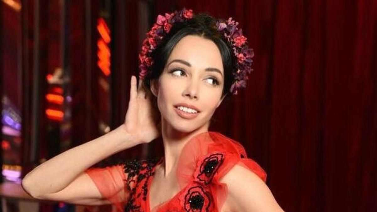 У жовтій вишиванці та на коні: Катерина Кухар зачарувала яскравим образом У жовтій вишиванці та на коні: Катерина Кухар зачарувала яскравим образом