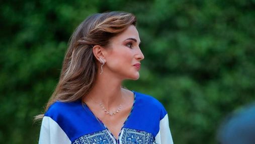 Королева Йорданії одягнула вишиту сукню на урочистий захід: розкішні фото