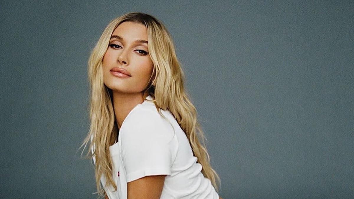 Гейлі Бібер подасть до суду на хірурга, який зробив наклеп про її пластичні операції Гейлі Бібер подасть до суду на хірурга, який зробив наклеп про її пластичні операції