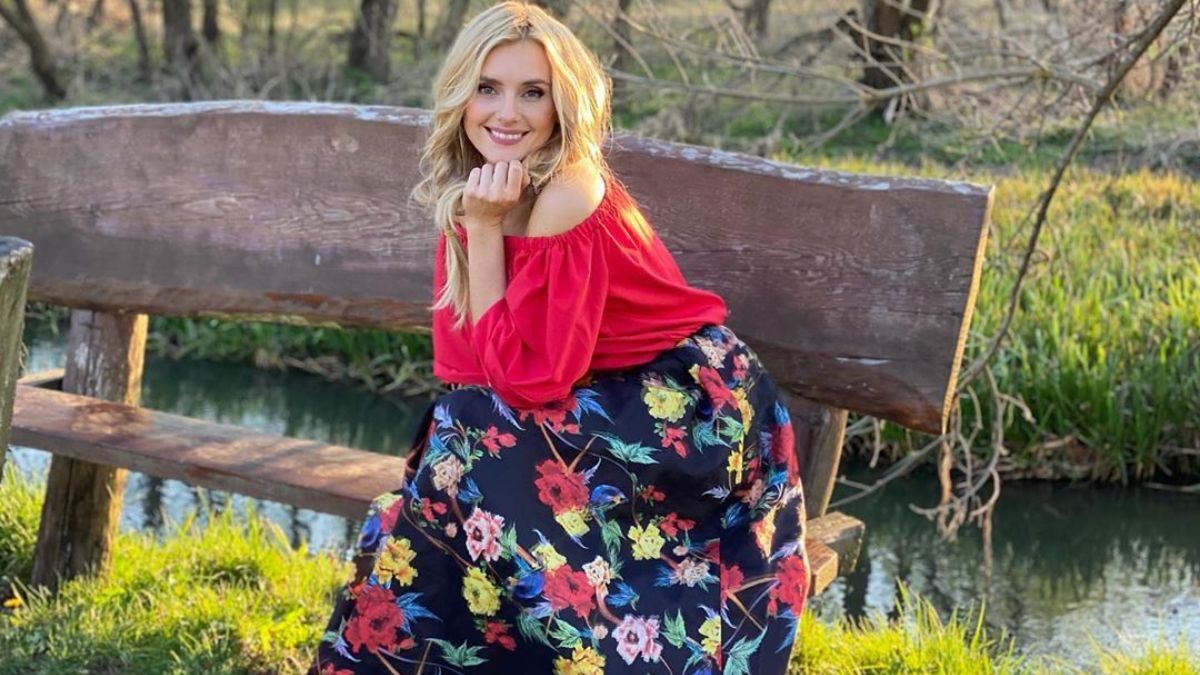 Із бантиками: Ірина Федишин поділилася шкільними світлинами Із бантиками: Ірина Федишин поділилася шкільними світлинами