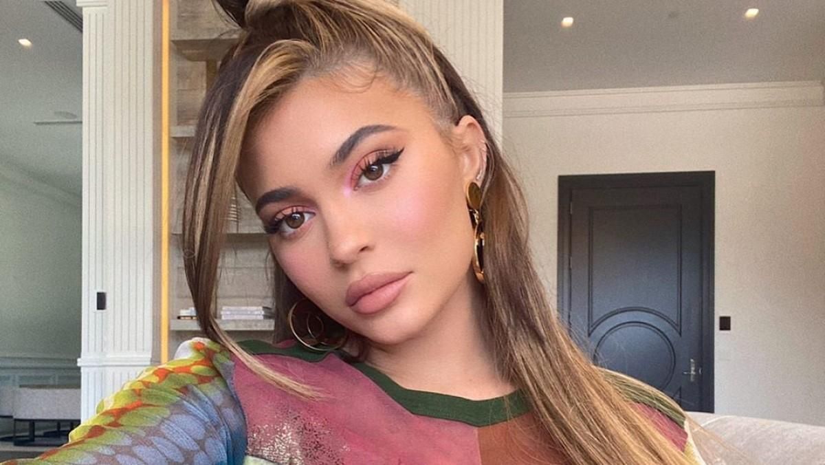 Кайлі Дженнер позбавили звання наймолодшої мільярдерки: гостра реакція зірки Кайлі Дженнер позбавили звання наймолодшої мільярдерки: гостра реакція зірки