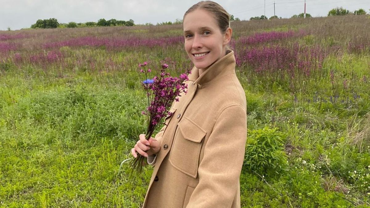 Катя Осадча в перший день літа похизувалася природною красою: дивовижне фото