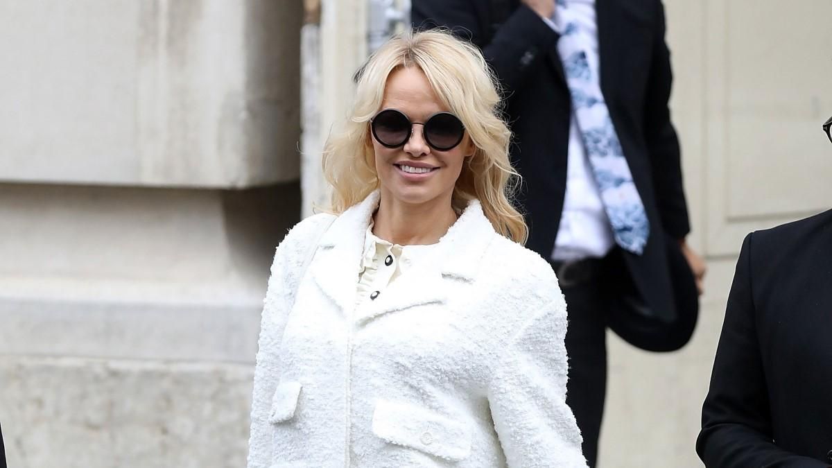 Памела Андерсон зізналась, де дівся її купальник з "Рятувальників Малібу" Памела Андерсон зізналась, де дівся її купальник з "Рятувальників Малібу"