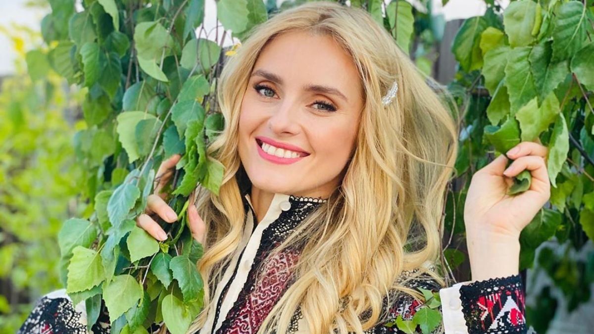 Ирина Федишин побывала в родительском саду: удивительные фото и видео Ирина Федишин побывала в родительском саду: удивительные фото и видео