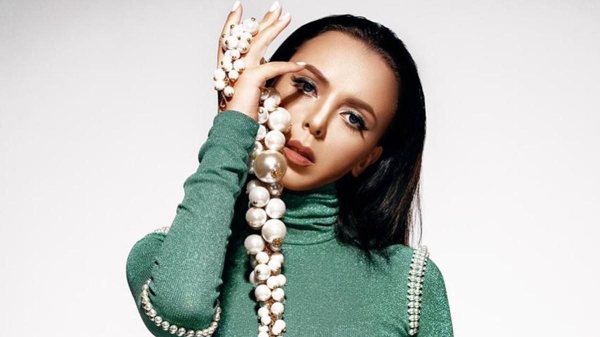 Співачка Sonya Kay приміряла весільні сукні напередодні церемонії: фото Співачка Sonya Kay приміряла весільні сукні напередодні церемонії: фото