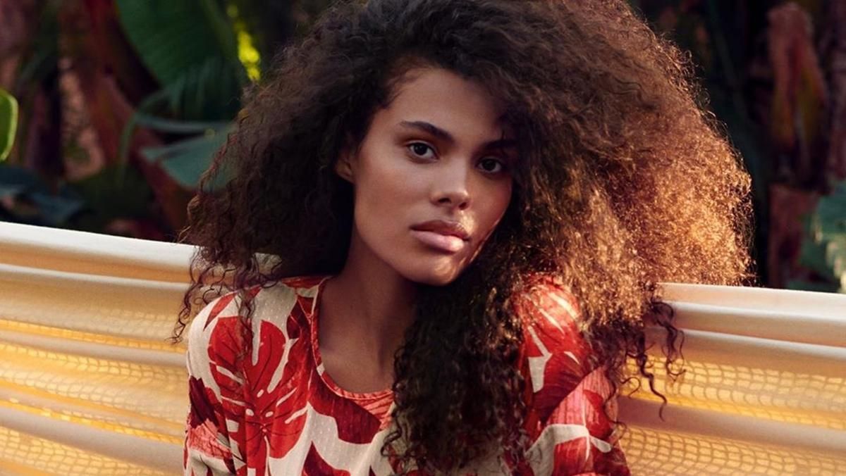 Тина Кунаки поздравила маму знаковым фото: поразительное сходство с разницей в 18 лет Тина Кунаки поздравила маму знаковым фото: поразительное сходство с разницей в 18 лет