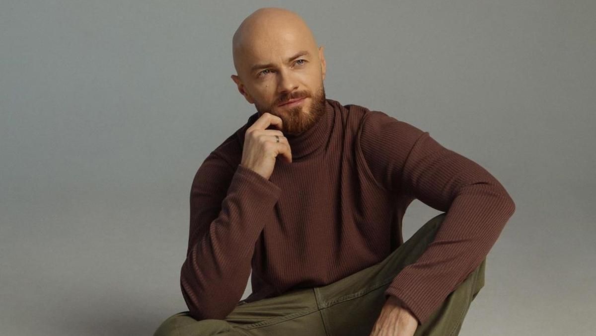 Влад Яма очаровал сеть фото с родителями: на кого похож звездный танцор Влад Яма очаровал сеть фото с родителями: на кого похож звездный танцор