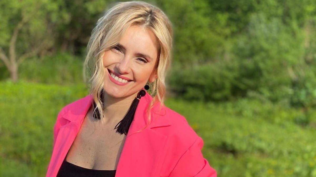 Із полуницею в руках: Ірина Федишин поділилася яскравим фото Із полуницею в руках: Ірина Федишин поділилася яскравим фото