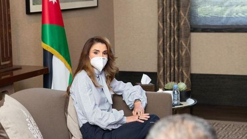 Королева Йорданії продемонструвала бездоганний діловий образ: фото 