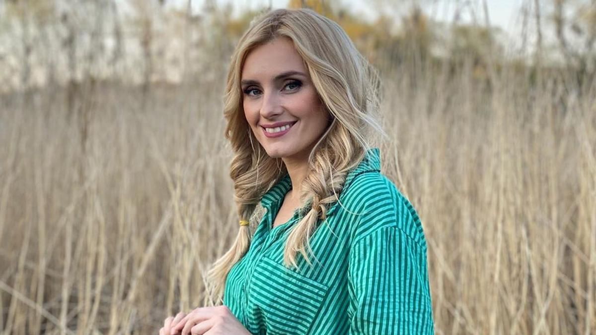 За кермом автомобіля: Ірина Федишин замилувала літнім образом – фото За кермом автомобіля: Ірина Федишин замилувала літнім образом – фото