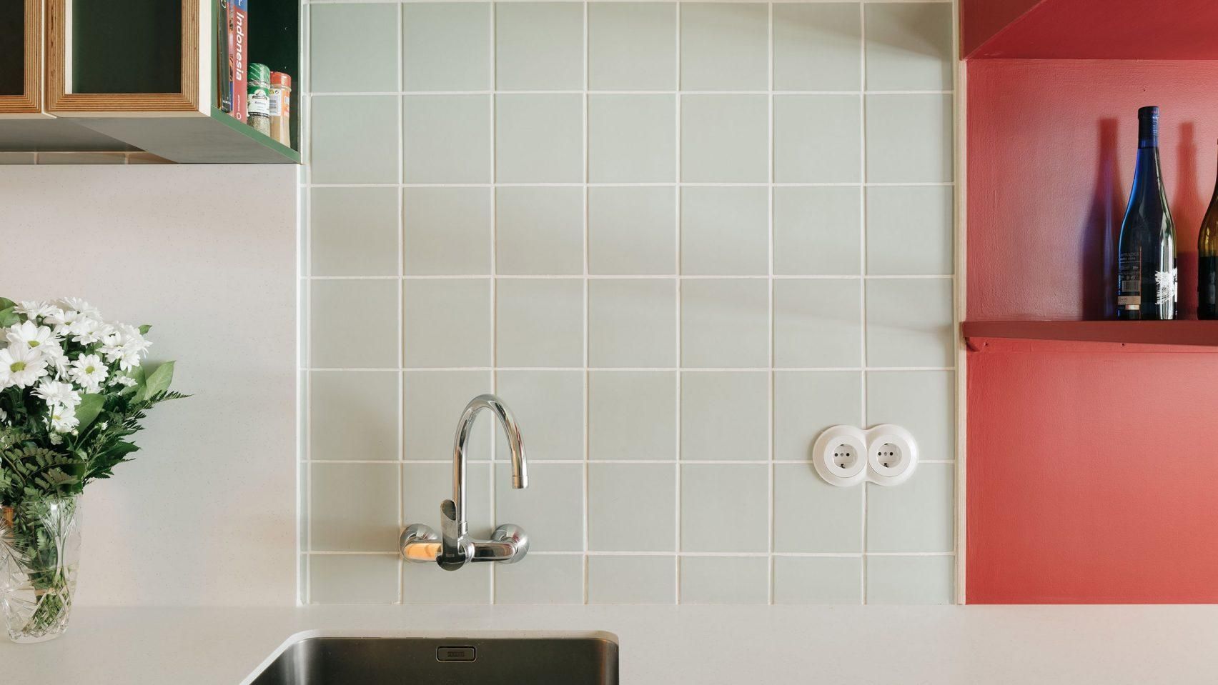 Лісова кухня та рожевий коридор: приклад бюджетного оновлення інтер'єру квартири – фото Лісова кухня та рожевий коридор: приклад бюджетного оновлення інтер'єру квартири – фото