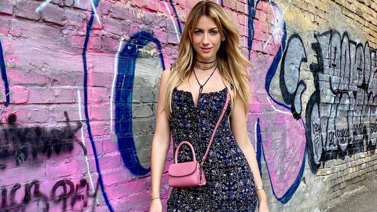 У бежевій футболці та коротких шортах: Леся Нікітюк похизувалася літнім образом – фото У бежевій футболці та коротких шортах: Леся Нікітюк похизувалася літнім образом – фото