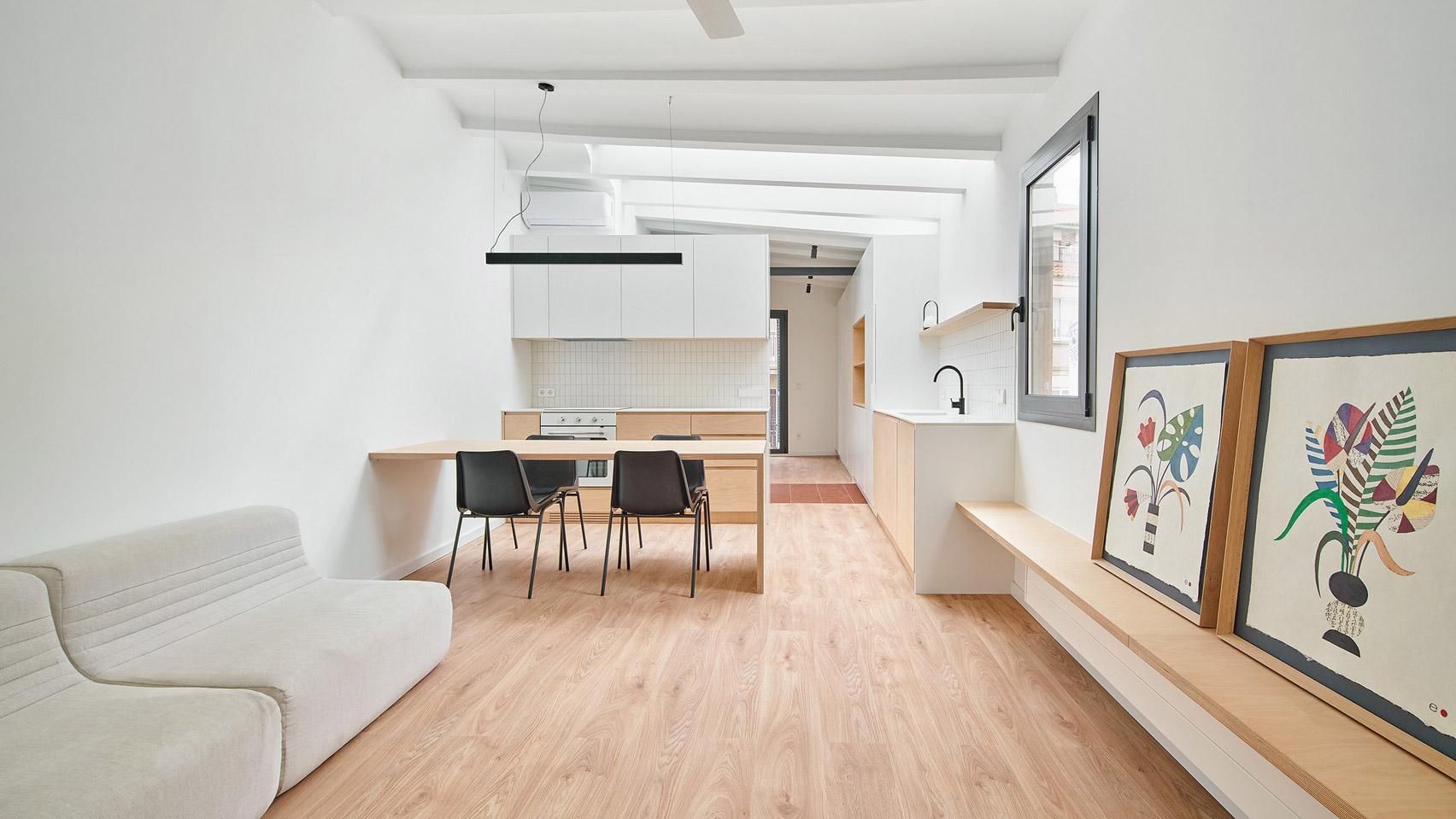 Классический минимализм в белых тонах – концепт обновления исторического здания в Испании Классический минимализм в белых тонах – концепт обновления исторического здания в Испании