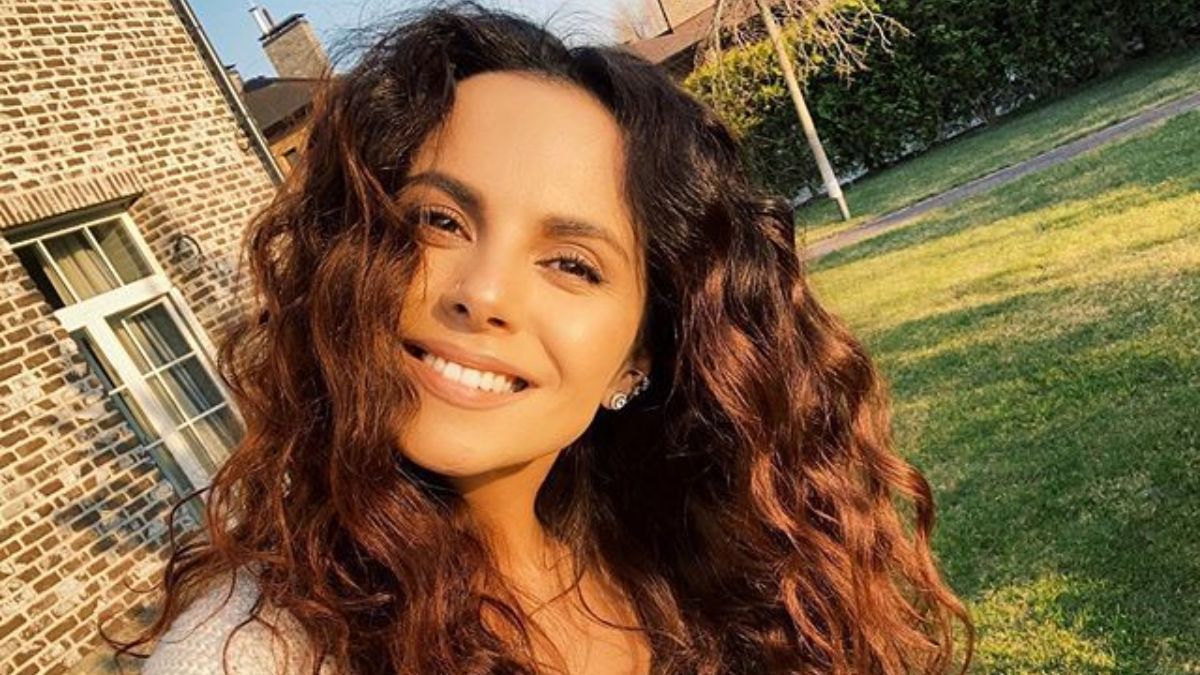 В нежном платье: Настя Каменских показала летний образ и призвала путешествовать по Украине В нежном платье: Настя Каменских показала летний образ и призвала путешествовать по Украине