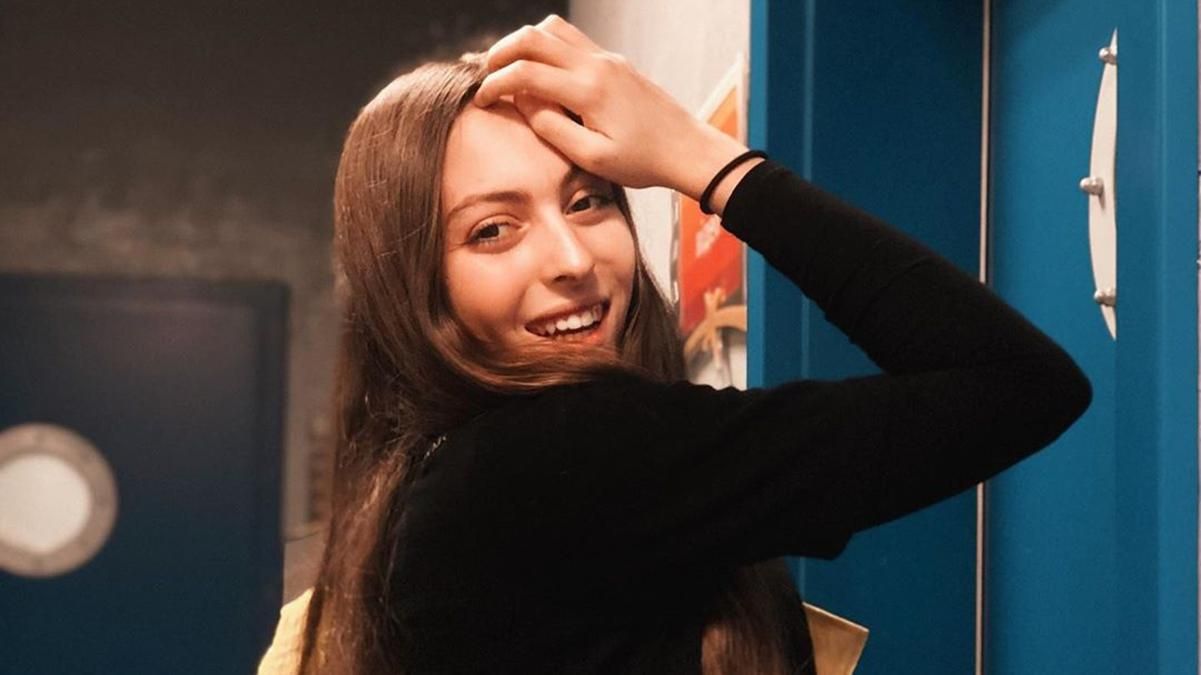 У білій сукні з мереживом: донька Полякової показала образ на випускний У білій сукні з мереживом: донька Полякової показала образ на випускний