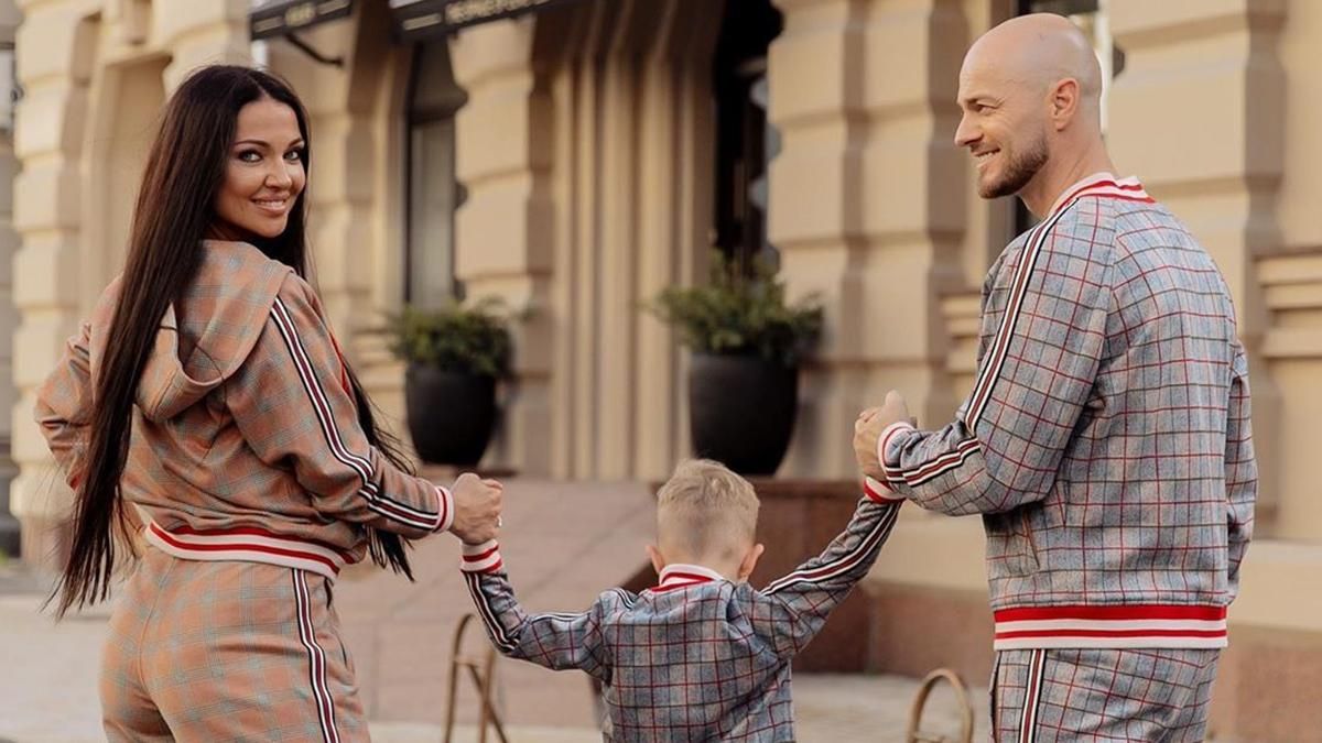 Влад Яма підкорив мережу сімейною зйомкою: чарівні фото з сином Влад Яма підкорив мережу сімейною зйомкою: чарівні фото з сином