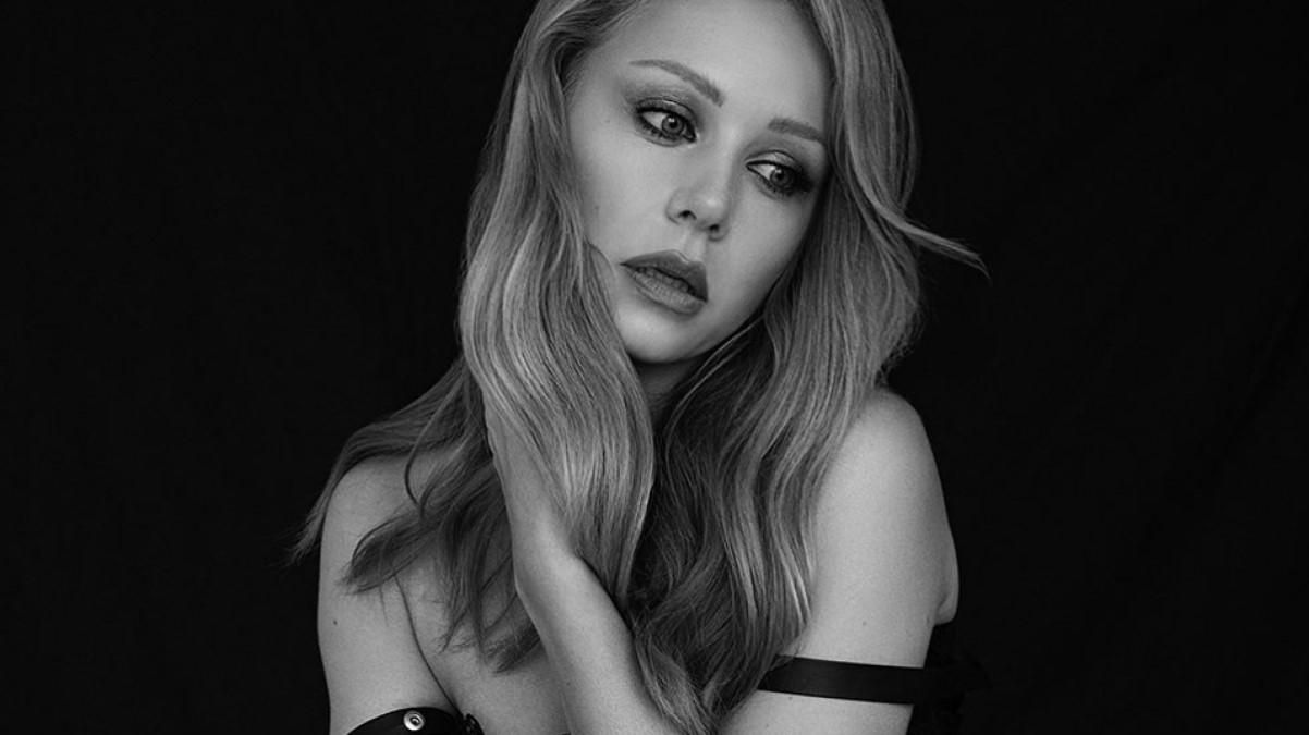 Тіна Кароль розчулила прихильників відео зі свого весілля Тіна Кароль розчулила прихильників відео зі свого весілля