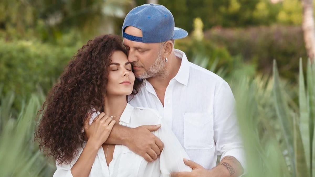 Настя Каменських і Потап показали, як підтримують форму під час карантину: яскраві фото Настя Каменських і Потап показали, як підтримують форму під час карантину: яскраві фото