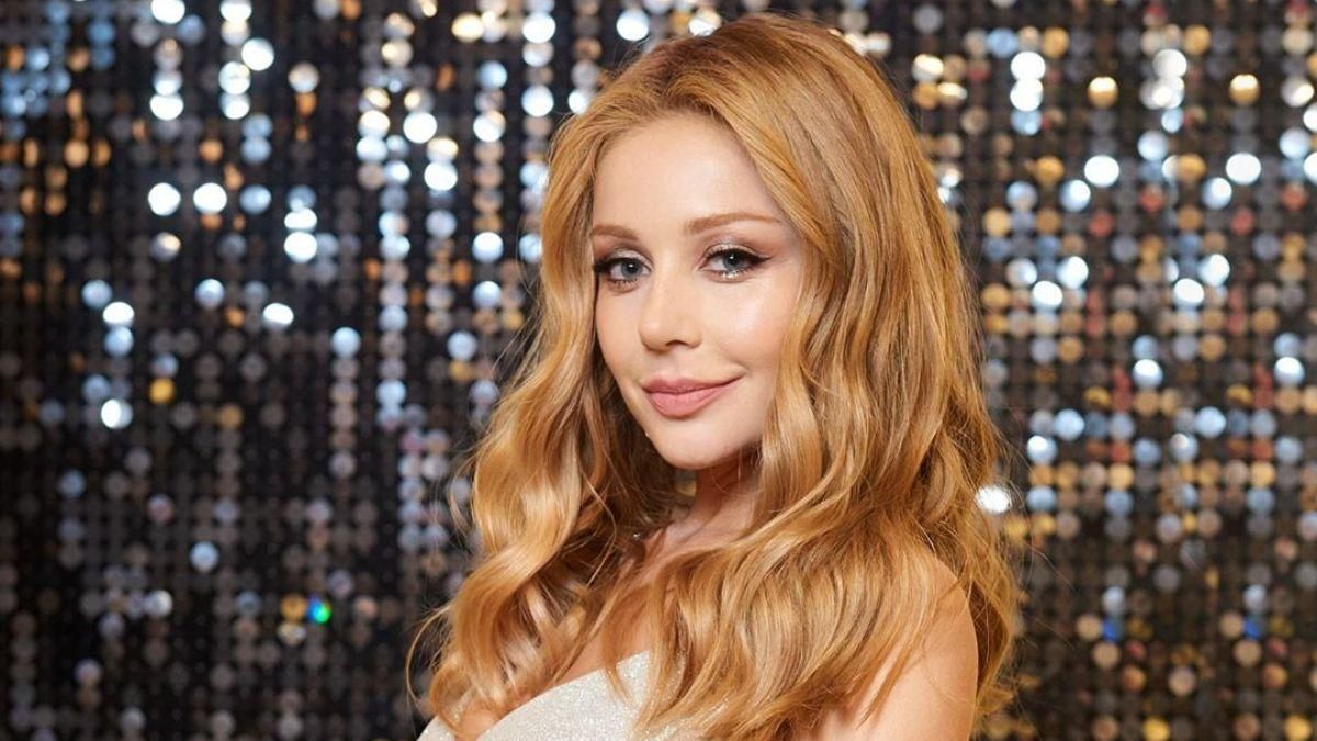 У фіолетовому костюмі: Тіна Кароль продемонструвала стильний образ – фото У фіолетовому костюмі: Тіна Кароль продемонструвала стильний образ – фото