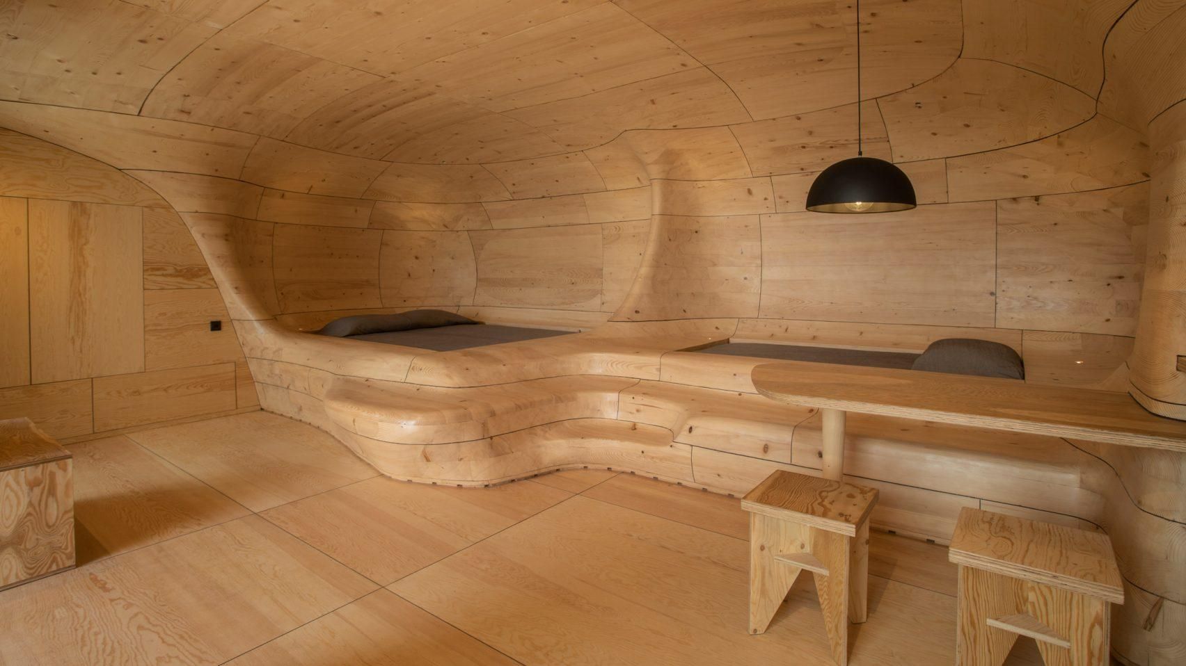 Інтер'єр десятків шматків: фото неймовірного готельного номеру в печері Інтер'єр десятків шматків: фото неймовірного готельного номеру в печері