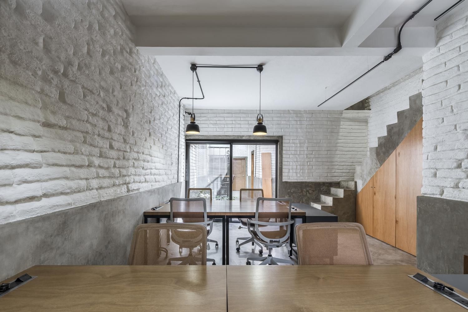 Білий лофт: в Мексиці креативно оновили інтер'єр історичного будинку – фото Білий лофт: в Мексиці креативно оновили інтер'єр історичного будинку – фото