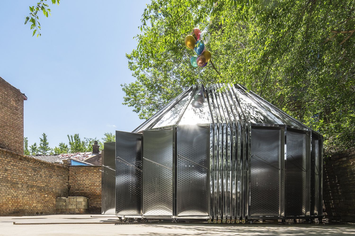 Зв'язок з традиціями: в Китаї розробили юрту-гармошку – фото незвичного проєкту Зв'язок з традиціями: в Китаї розробили юрту-гармошку – фото незвичного проєкту