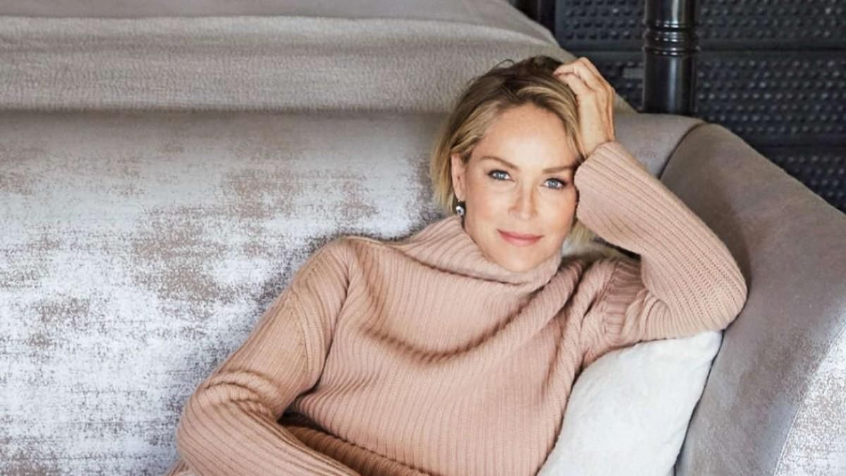 Прихильники не впізнали Шерон Стоун на архівному фото з театру Прихильники не впізнали Шерон Стоун на архівному фото з театру