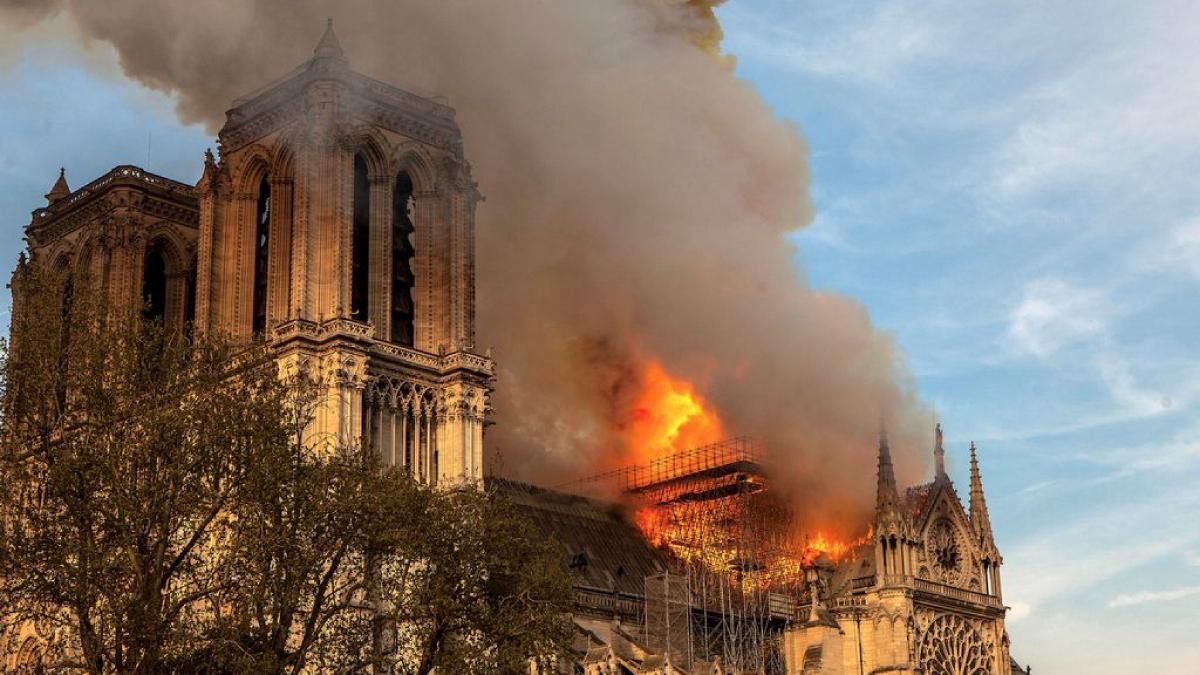 Про пожежу в соборі Паризької Богоматері знімуть фільм: про що буде стрічка