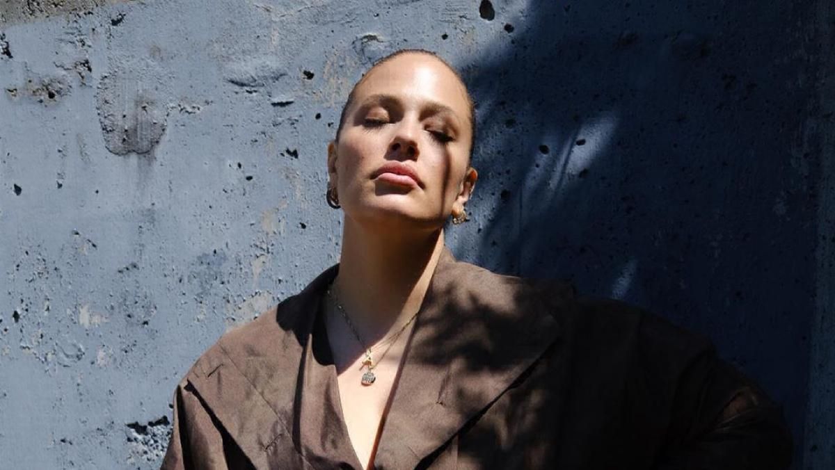 Ешлі Грем вдруге після пологів стала зіркою Harper's Bazaar: розкішне фото обкладинки Ешлі Грем вдруге після пологів стала зіркою Harper's Bazaar: розкішне фото обкладинки