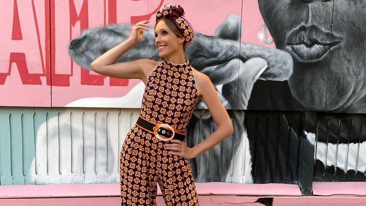 У стильному комбінезоні: Катя Осадча показала яскравий образ зі зйомок – фото У стильному комбінезоні: Катя Осадча показала яскравий образ зі зйомок – фото