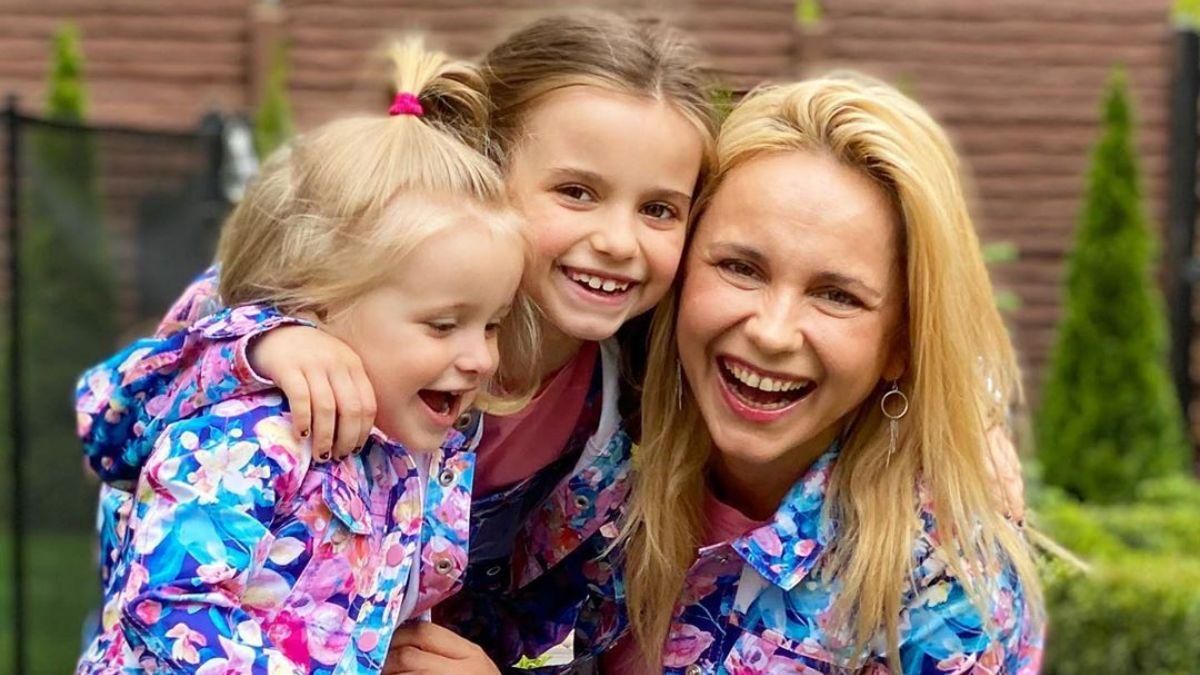 Лилия Ребрик очаровала сеть яркой фотографией с дочками Лилия Ребрик очаровала сеть яркой фотографией с дочками