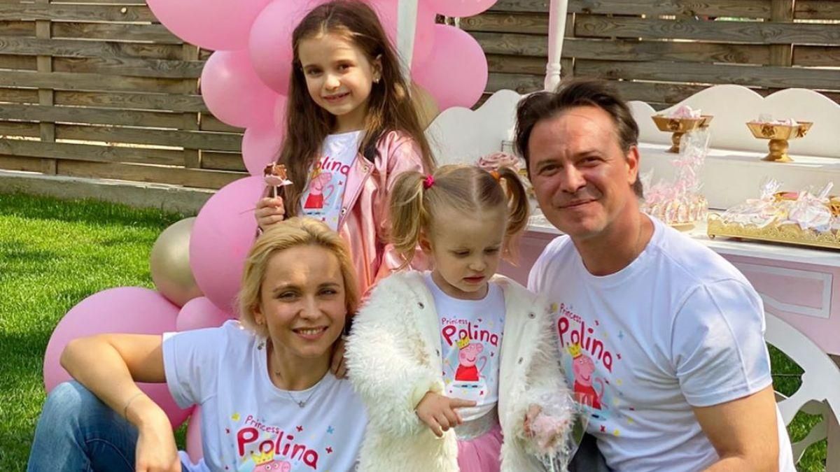 Лилия Ребрик растрогала сеть семейной фотографией с мужем и детьми Лилия Ребрик растрогала сеть семейной фотографией с мужем и детьми