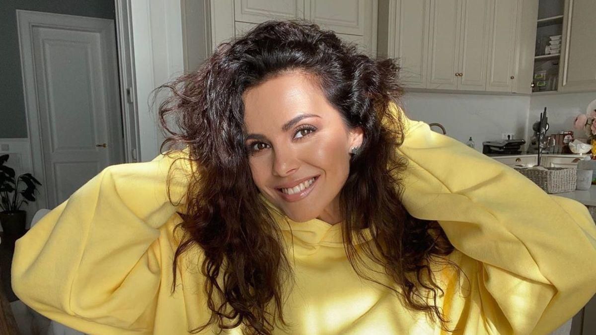 На палубі яхти: Настя Каменських на водній прогулянці в Києві – фото На палубі яхти: Настя Каменських на водній прогулянці в Києві – фото