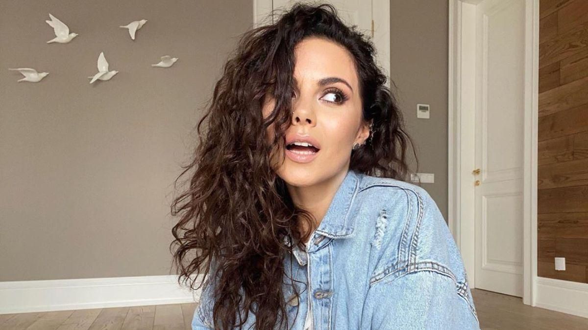 В джинсовых шортах и футболке: Настя Каменских взорвала сеть зажигательными танцами – видео В джинсовых шортах и футболке: Настя Каменских взорвала сеть зажигательными танцами – видео