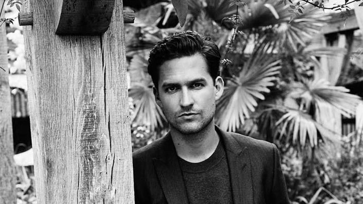 Звезда сериала "Дрянь" Бен Элдридж объявил о нетрадиционной ориентации Звезда сериала "Дрянь" Бен Элдридж объявил о нетрадиционной ориентации