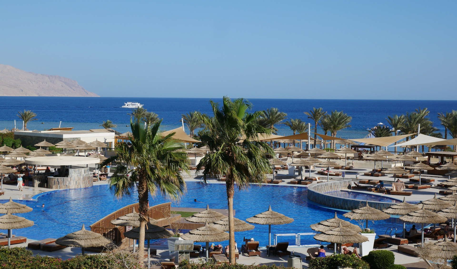 Єгипет зустрічає перших туристів з України: фото та відео Єгипет зустрічає перших туристів з України: фото та відео