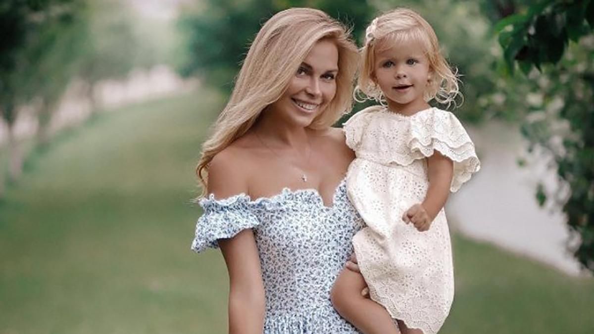 Співачка Юлія Думанська знялася у чарівній фотосесії зі своєю донькою