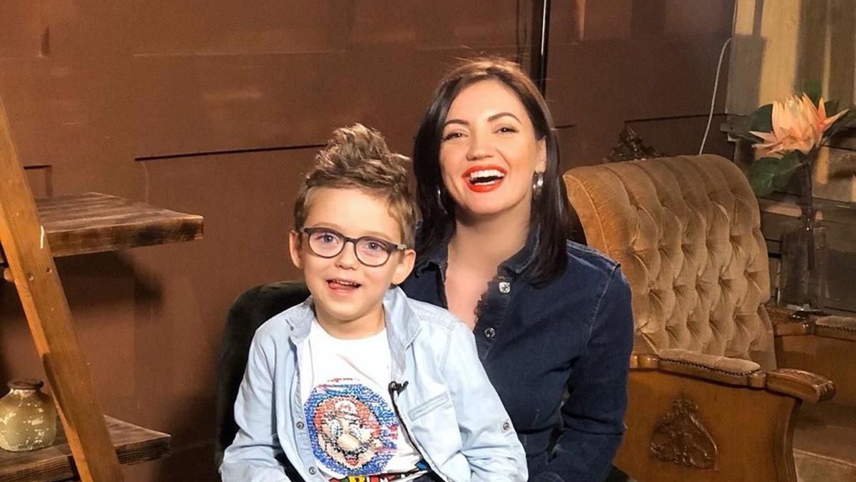 У мокрій сукні: Оля Цибульська показала літні розваги з кумедним сином – яскраве фото У мокрій сукні: Оля Цибульська показала літні розваги з кумедним сином – яскраве фото