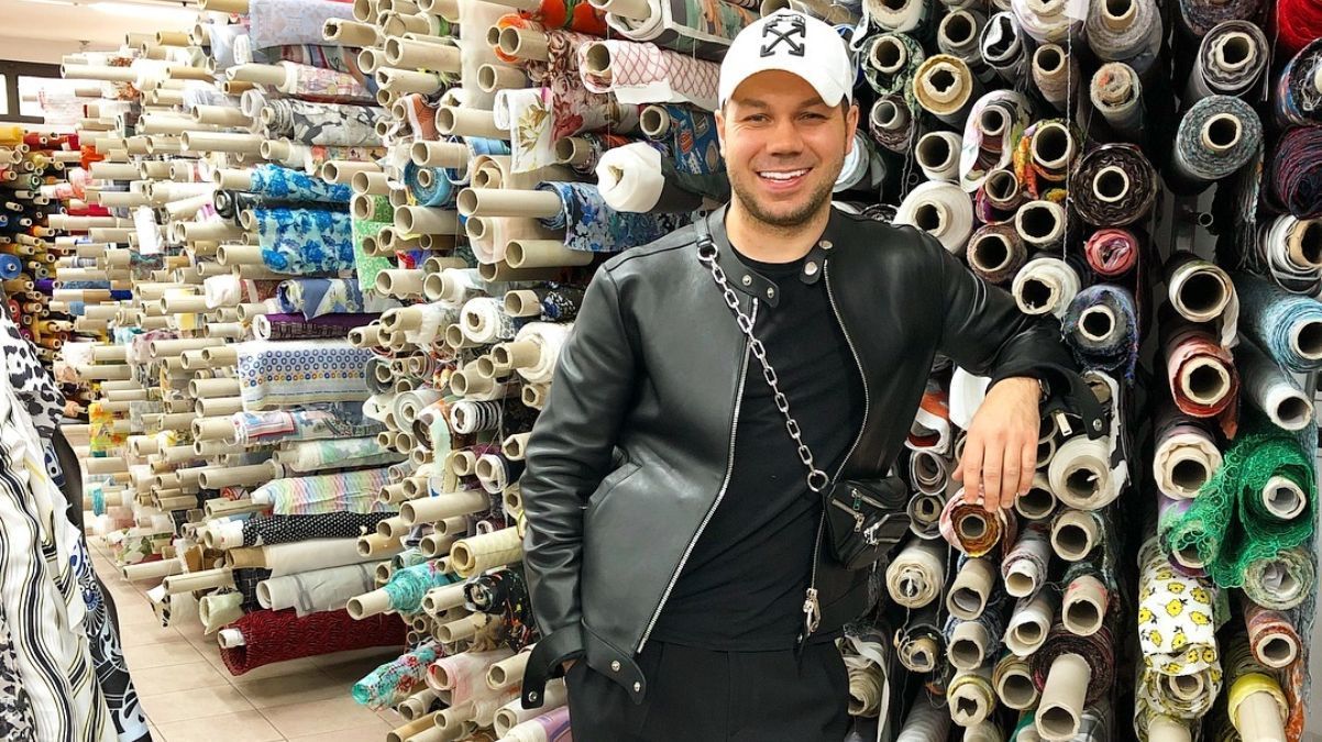 Андре Тан показав трендові сукні цього сезону: Спалюємо все, що не потрапило в список Андре Тан показав трендові сукні цього сезону: Спалюємо все, що не потрапило в список