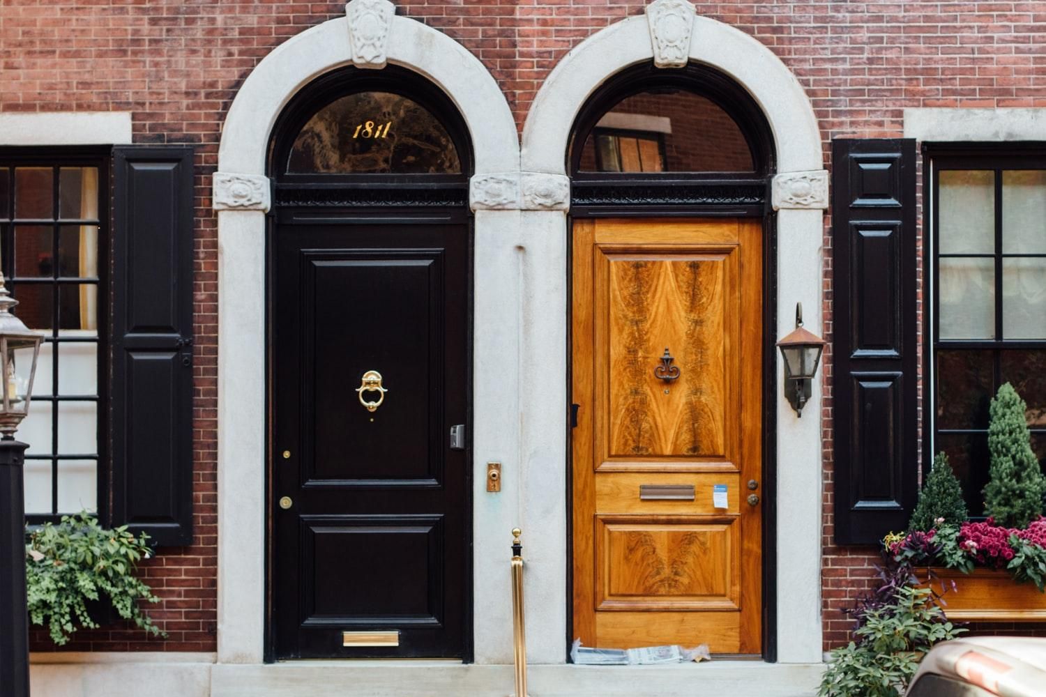 Вулицями Лондона: 10 варіантів квіткового дизайну вхідних дверей з Великої Британії – фото 