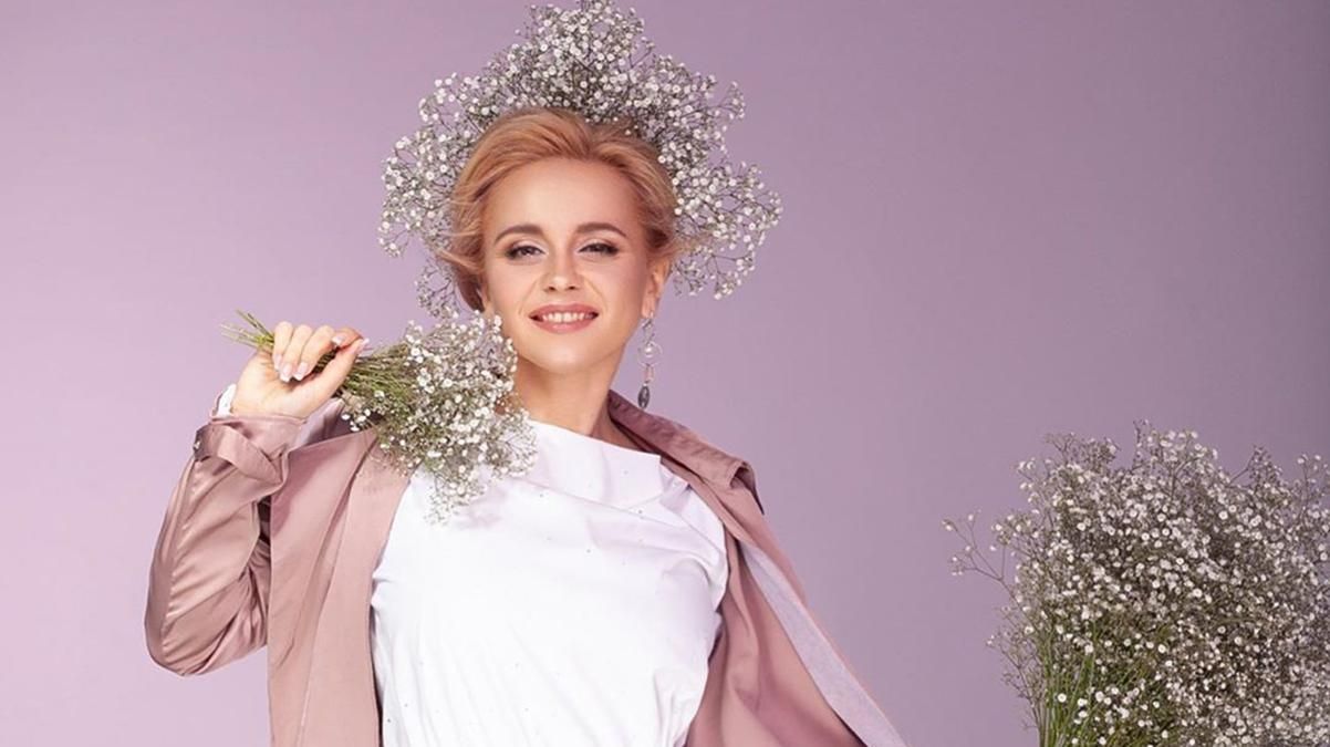 Нарешті зустрілися: Лілія Ребрик замилувала мережу сімейним фото з батьками та сестрою Нарешті зустрілися: Лілія Ребрик замилувала мережу сімейним фото з батьками та сестрою